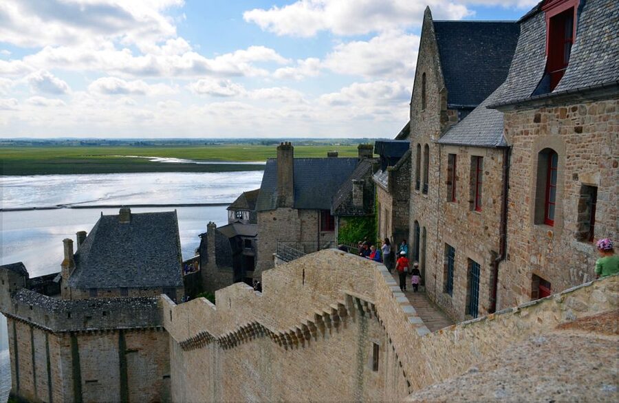 From Paris: Small-Group Mont St Michel Tour & Cider Tasting - Lunch break plus Normandy cider tasting with Pommeau and Calvados