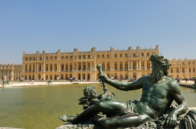 From Paris: Versailles Guided Tour by Deluxe Minibus - Half-day Versailles: getting there from central Paris without the headache