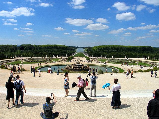 From Paris: Versailles Guided Tour by Deluxe Minibus - Skip-the-line entry: why it changes the whole experience