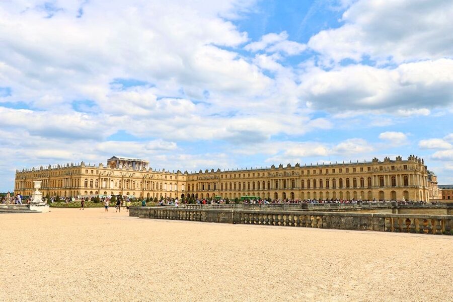 From Paris: Versailles Guided Tour with Skip-the-Line Ticket - Hearing the guide in English, and what to watch for