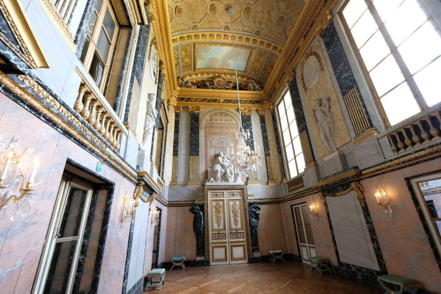 From Paris: Versailles Palace and Gardens Guided Day Trip - Price and logistics: is $124 actually good value?