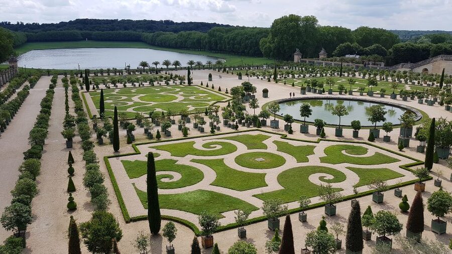 From Paris: Versailles Palace and Gardens Guided Experience - The Train Ride to Versailles: Quick, Simple, and Not Fully “Included”