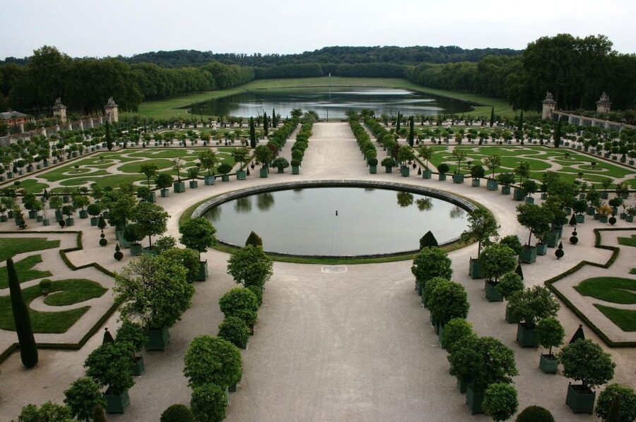 From Paris: Versailles Palace and Gardens Guided Experience - Starting in Paris at Invalides (and Why the Meeting Point Matters)