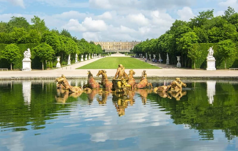 From Paris: Versailles Palace Guided Tour with Bus Transfers - Optional Full-Day Upgrade: Add Giverny and Monet’s Garden