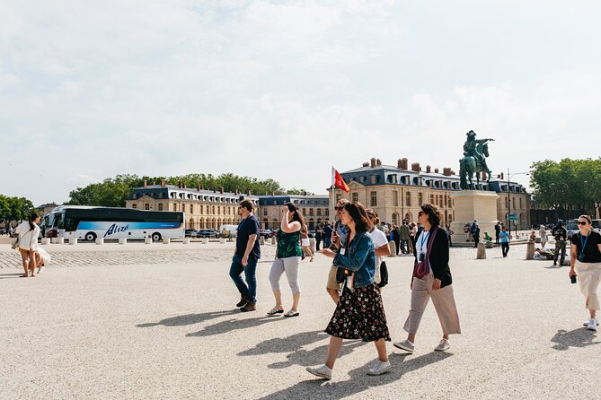 From Paris: Versailles Palace Live Tour with Gardens Access - Key things to know before you go