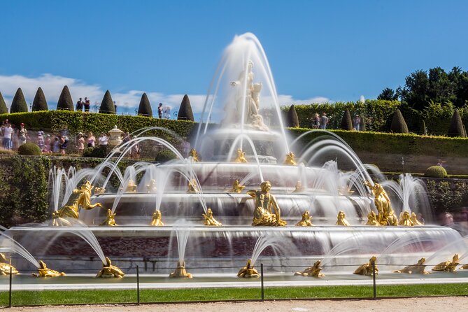 From Paris: Versailles Palace Live Tour with Gardens Access - Guide delivery matters, and the best ones help you see the point