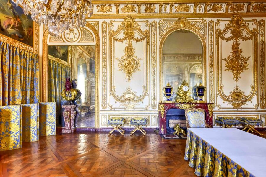 From Paris: Versailles Palace Self Guided & Gardens tickets - Getting the meeting point right near the Eiffel Tower
