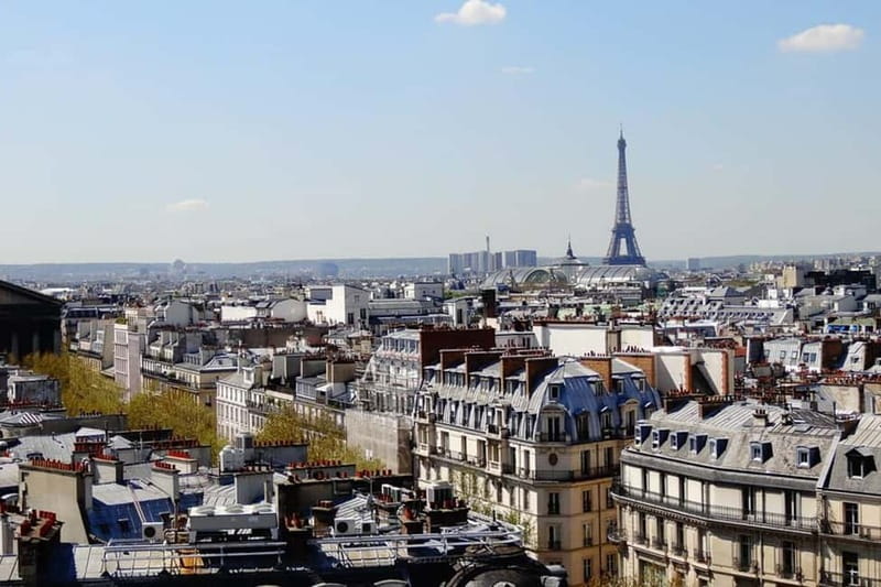 German private Walking Tour through Montmartre & Passages - Starting at Place Blanche, right by Moulin Rouge