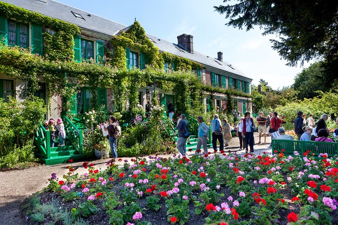 Giverny Monet’s Home and Gardens Half Day Tour from Paris - Tour leaders, audio instructions, and why the right guidance changes everything