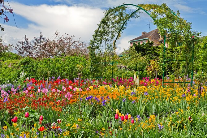 Giverny Monet’s Home and Gardens Half Day Tour from Paris - Price and value, when $91.91 makes sense and when it might not