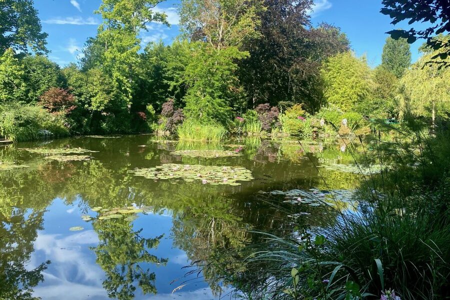 Giverny Versailles Trianon Small Group by Minivan from Paris - Versailles gardens, Big and Small Trianon, and Hamlet de la Reine