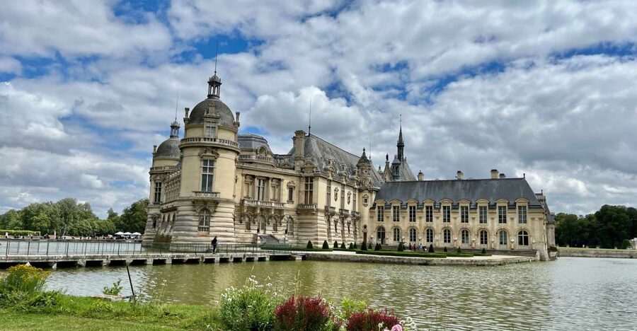 Great Stables of Prince de Conde & Palace Chantilly - Inside the Château de Chantilly: art, galleries, and a library that stops you mid-walk