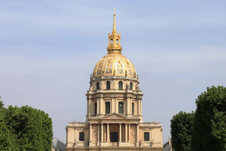Highlights of Paris Bike Tour in English or Dutch - Napoléon’s Tomb: a stop with weight, not just photo value