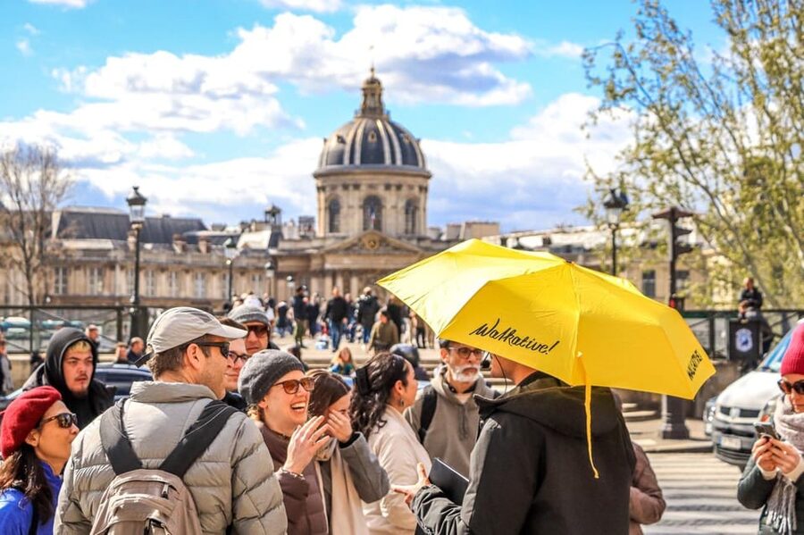Historic Paris Walking Tour in English - Key highlights to look for