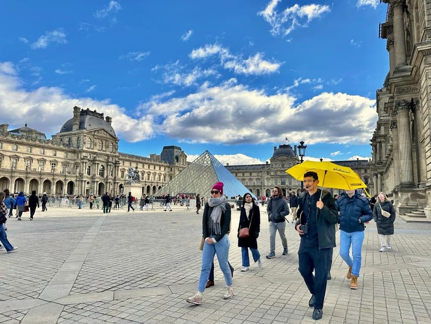 Historic Paris Walking Tour in English - Notre-Dame and Quasimodo, reading a medieval cathedral