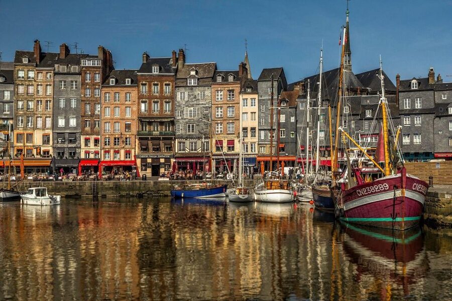 Honfleur Private Guided Walking Tour - How the guide style affects your experience (including one real-world timing note)