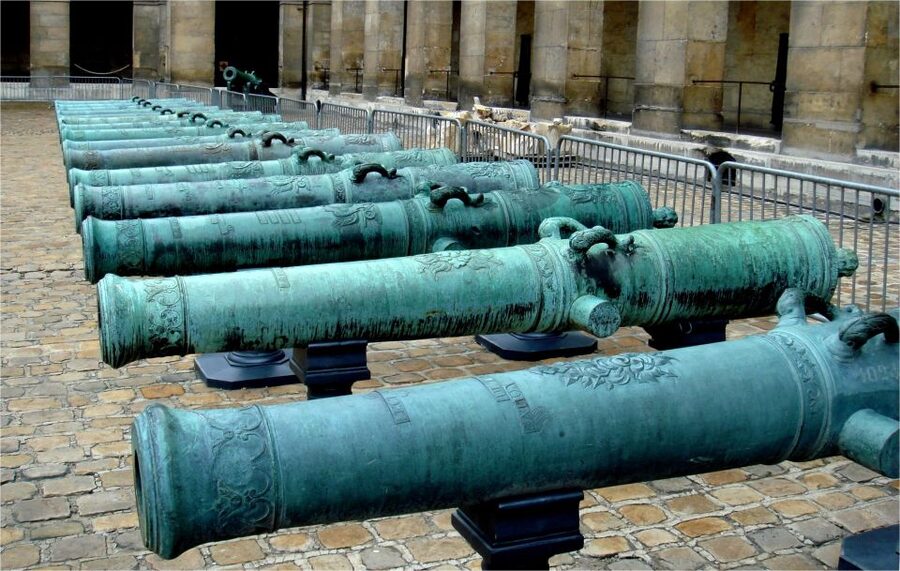 Invalides War Museum the World Wars Guided Tour - Versailles, the armistice train car, and what an ending really means