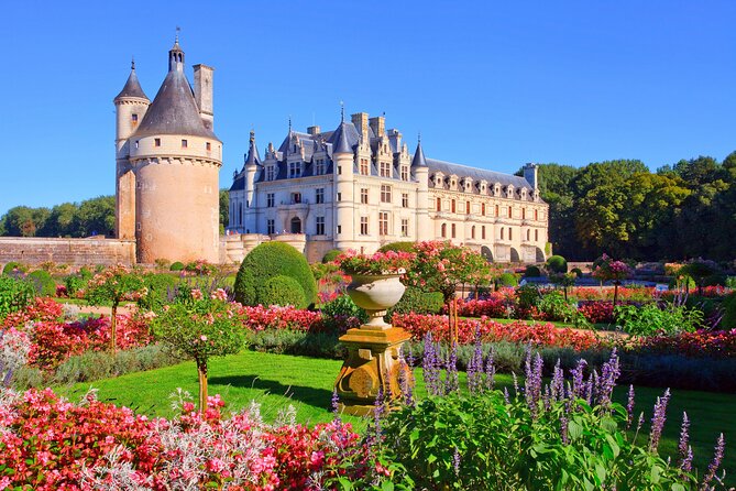 Loire Valley Castles Day Trip from Paris with Complementary Wine - Château de Chenonceau, the moated Renaissance beauty and your wine tasting