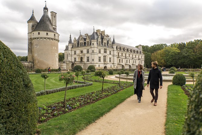 Loire Valley Castles Trip with Chenonceau and Chambord from Paris - Why this Loire day trip works: three castles, one coach route