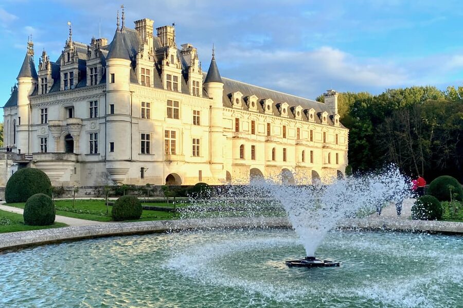 Loire Valley Royal Castles Small Group Day Trip from Paris - Who should book this, and who should skip it