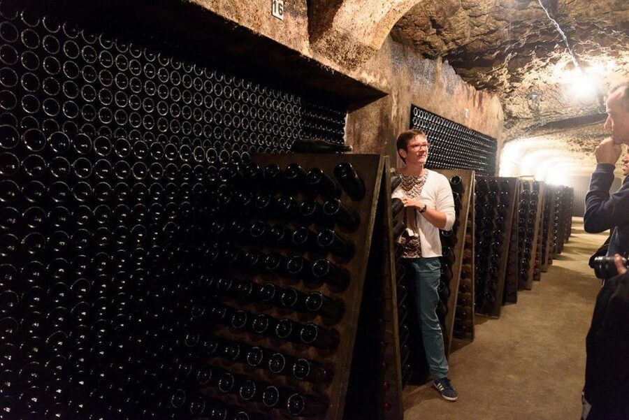 Loire Valley: Vouvray Vineyard Tour and Wine Tasting - Family-run hospitality: why the guide’s story makes the tour feel real