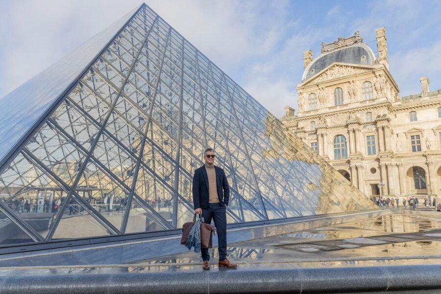 Louvre area photo shoot by Paris photographer - Download window and photo quality: plan for the 14-day deadline