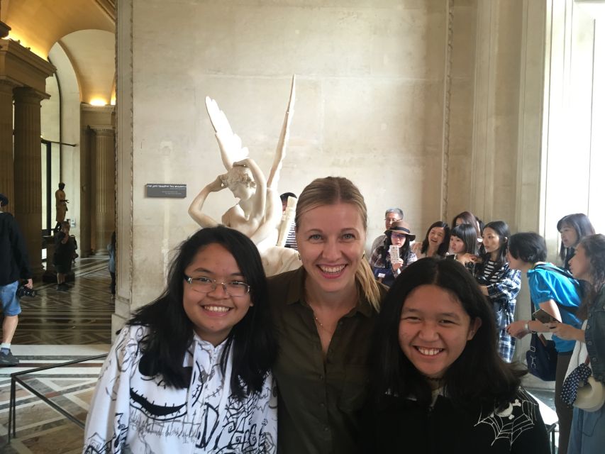 Louvre Museum Child-Friendly Private Tour for Families - Meeting at the Louvre Pyramid area, and how to start smoothly