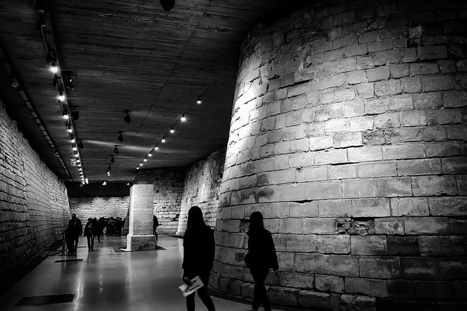 Louvre Museum Guided Tour Options with Timed Entry - Group size and the feel of the tour