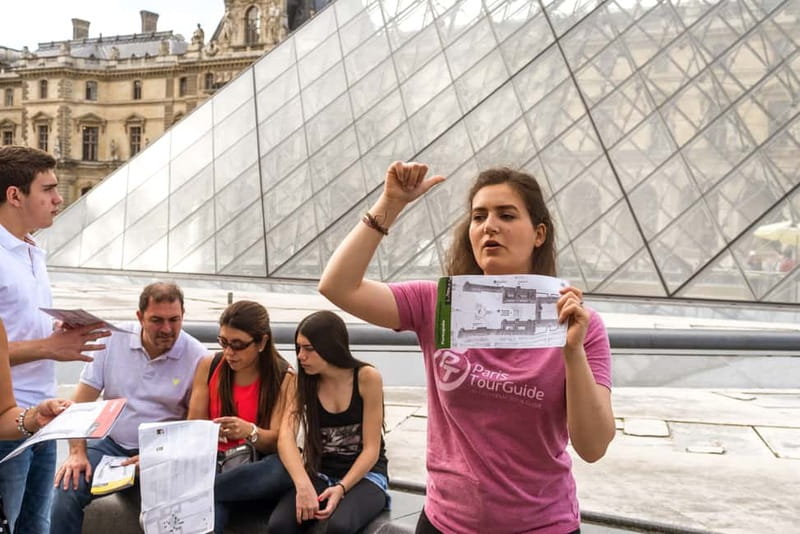 Louvre Museum: Skip-the-Line Small Group Guided Tour - From the Louvre Pyramid to Venus de Milo: start strong, not random