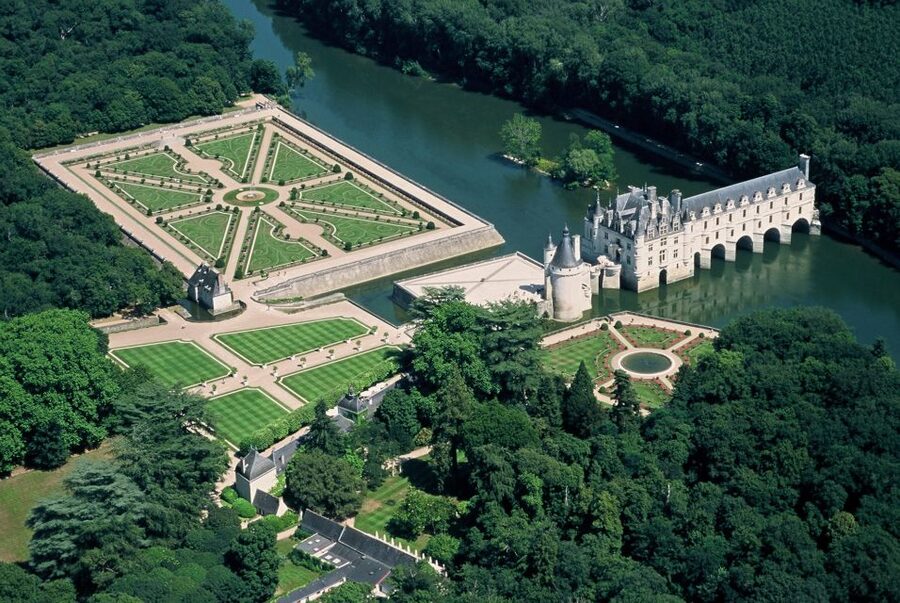 Mont Saint-Michel & Chateaux Country 3-Day Tour from Paris - The big idea: Normandy to the Loire, with real architectural contrasts