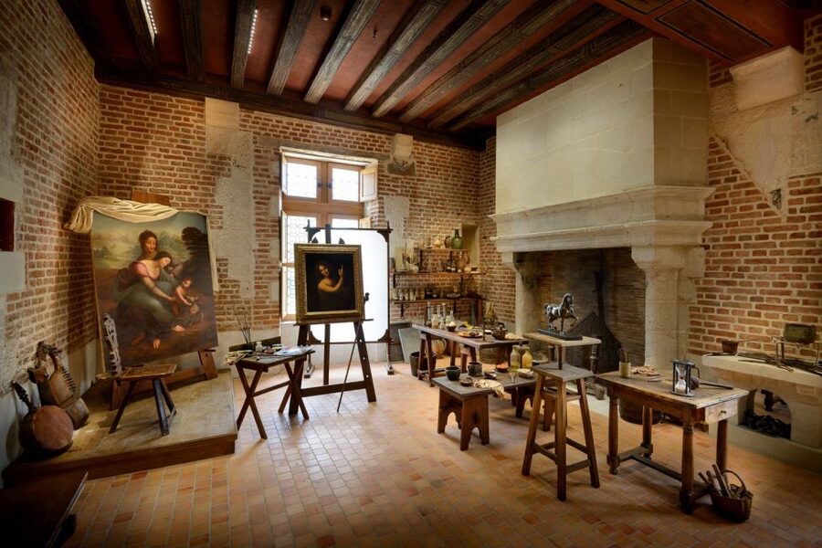 Mont Saint-Michel & Chateaux Country 3-Day Tour from Paris - Meeting in Paris and getting comfortably on the move