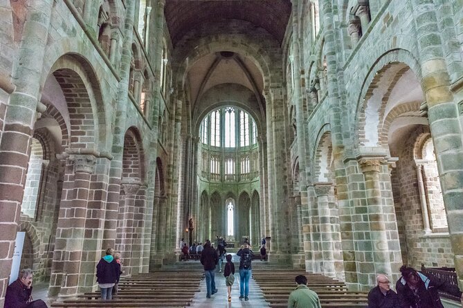 Mont Saint Michel Day Trip from Paris with English Speaking Guide - Shuttle vs. walking: the part you should plan for