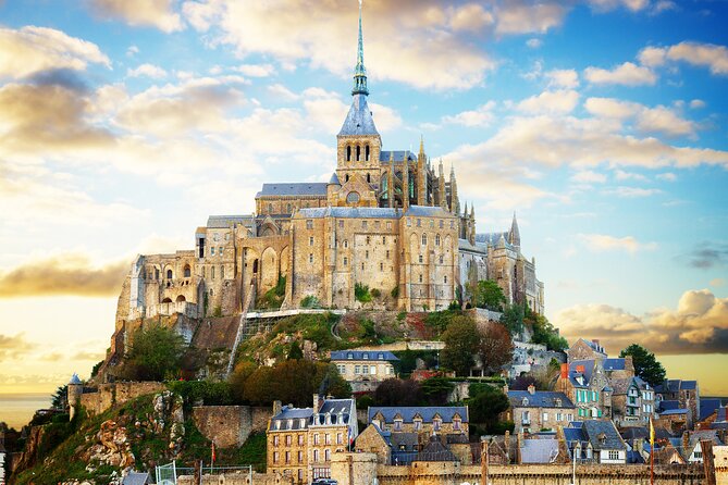 Mont Saint Michel Day Trip from Paris with English Speaking Guide - Abbaye du Mont-Saint-Michel: tickets, offline audio, and the dress code check