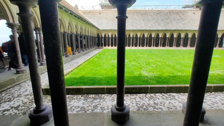 Mont-Saint-Michel: Private Guided Tour with Abbey Entrance - Getting Oriented: Meeting Point and What’s Actually Included