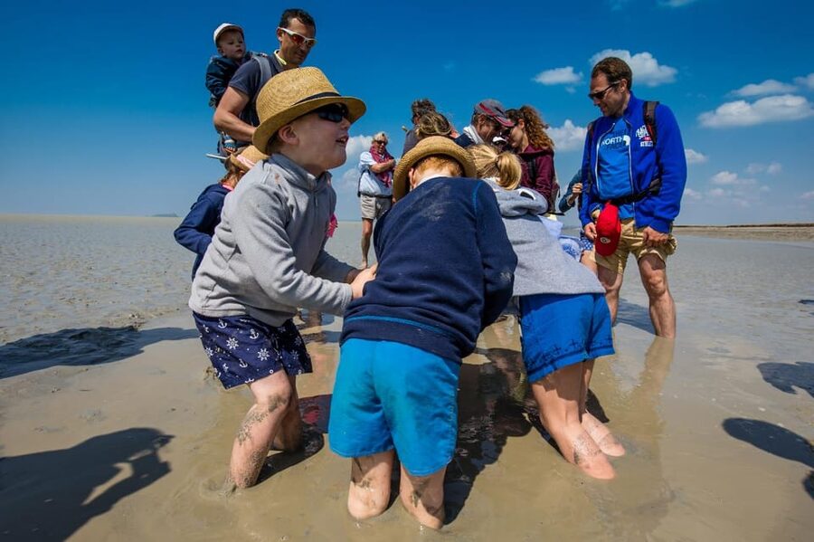 Mont Saint-Michel : Walk with an English-speaking guide - Packing Like a Baywalker: Clothes, Towel, and Quick-Dry Kit
