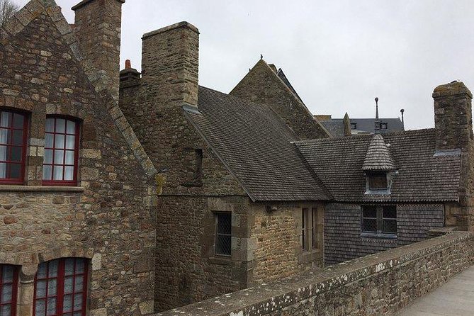 Mont St Michel Full Day Tour with a National Guide from Bayeux - Free time for food: planning lunch on the Mont