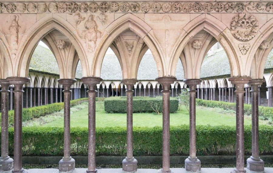 Mont-St-Michel: Small Group Guided Tour with Abbey Ticket - FAQ