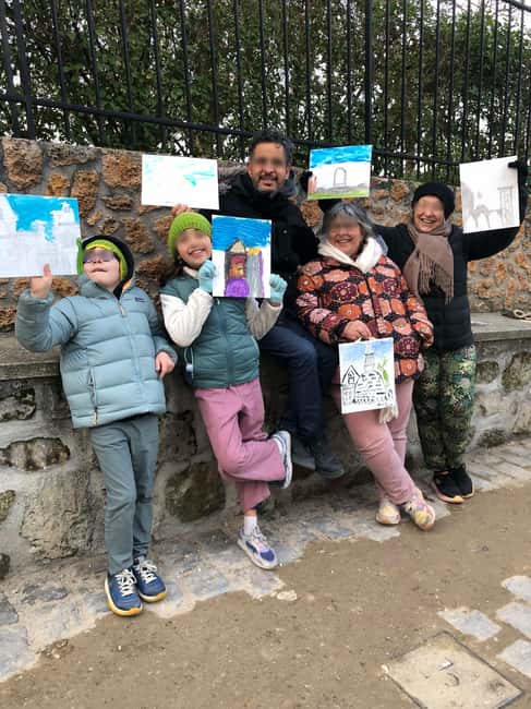 Montmarte painting session and walking tour for kids ! - Games, riddles, and maze challenges in the streets