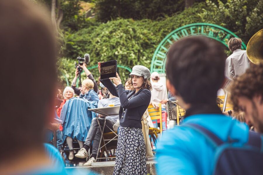Montmartre en chansons: tour with a professional singer - How a cappella singing turns Montmartre into something you feel