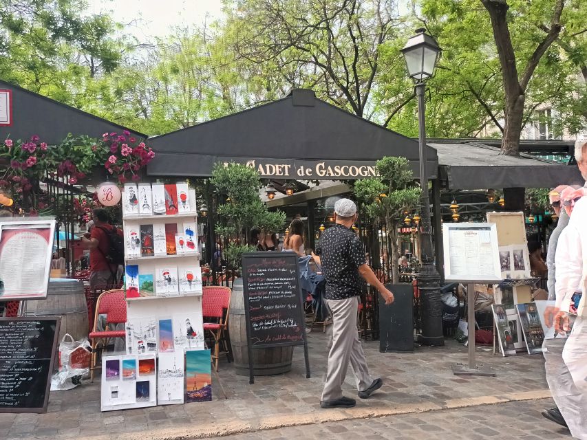 Montmartre: Guided Tour for Kids and Families - Meeting at Anvers, then getting in sync fast
