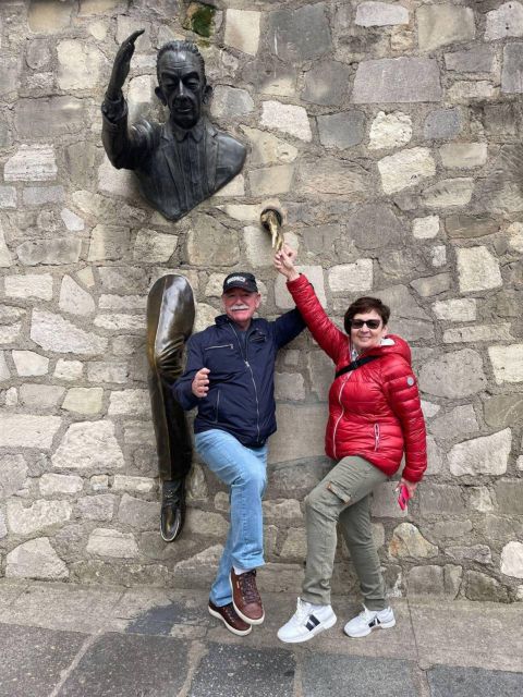 Montmartre: Guided tour to Sacré-Coeur - Place des Abbesses and the hill’s character in 15 minutes