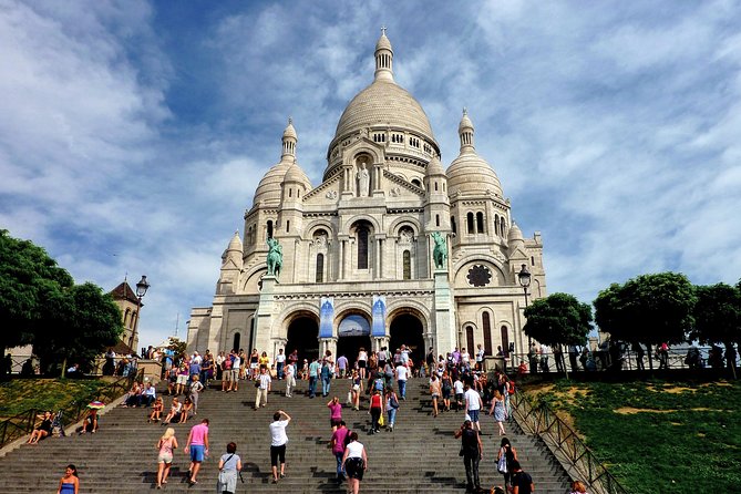 Montmartre Hidden Gems and Scenic Highlights Walking Tour - Bateau-Lavoir: Where Modern Art Got Its Spark