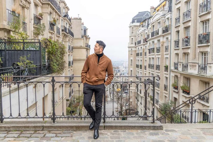 Montmartre Sacre Coeur area photoshoot by Paris photographer - Montmartre photo stop, where the streets do most of the work