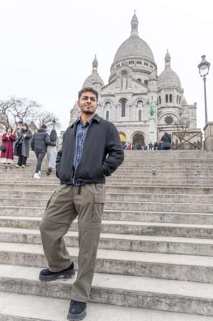 Montmartre Sacre Coeur area photoshoot by Paris photographer - Working with Syed, a photographer who keeps the shoot smooth