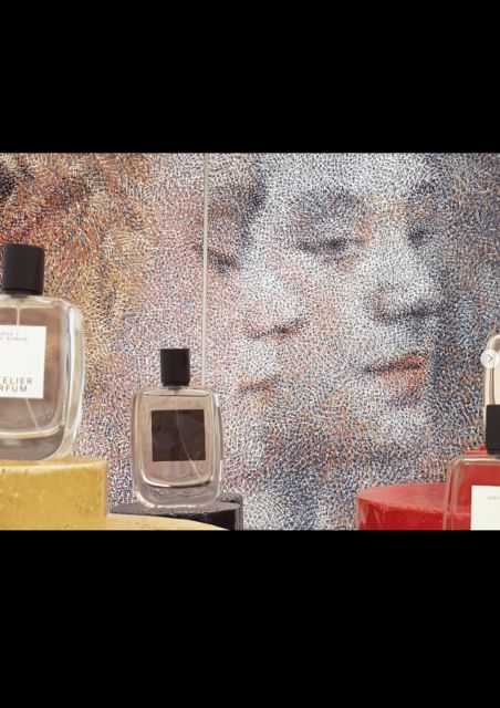Montmartre Walking tour & French Perfumery Experience - Meeting at Anvers without getting lost
