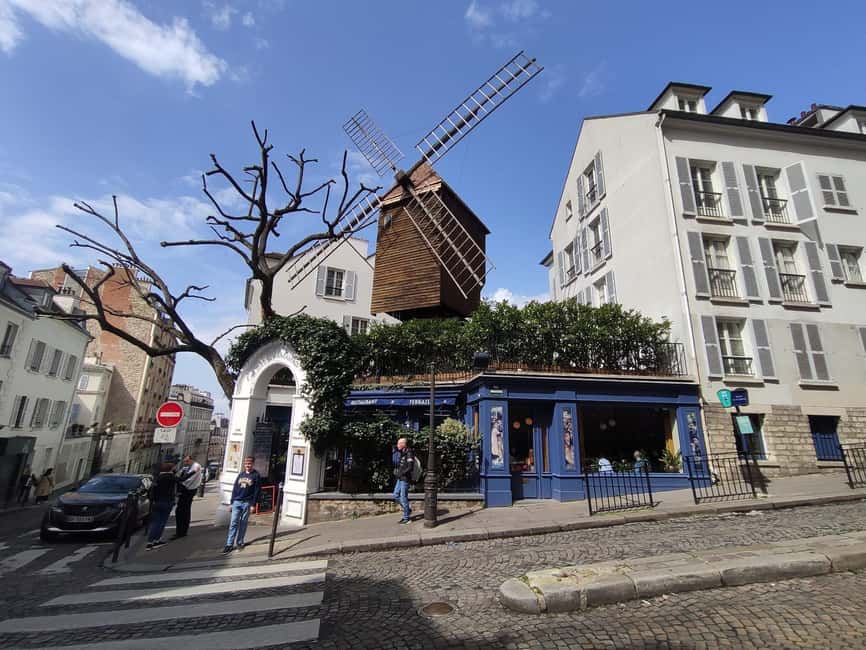 Montmartre Walking Tour with a Local Guide - Who should book this tour, and who should reconsider it