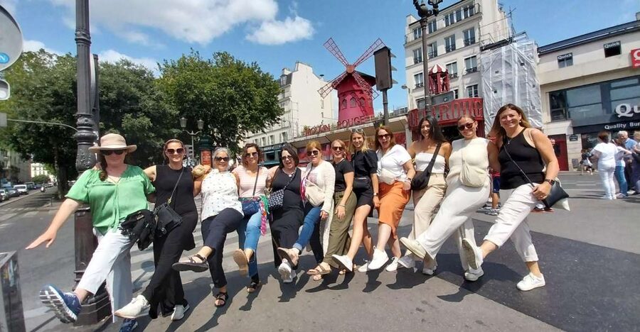 Montmatre Walking Tour: the essential highlights+ - Passing the old vineyard, Dilada, and the Passe-Muraille story