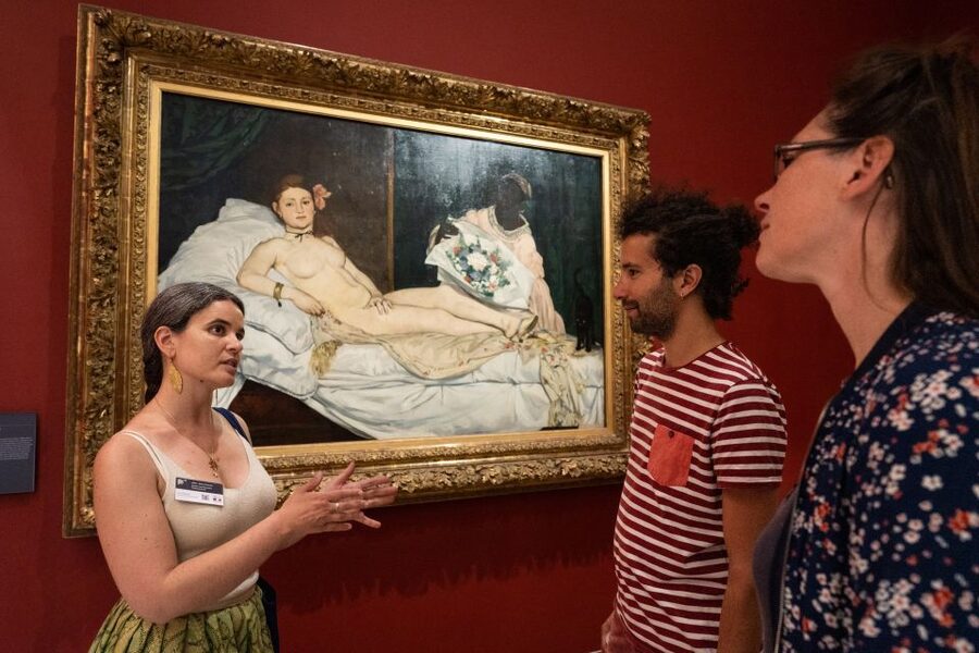 Musée d’Orsay Skip-the-Line Tour with Expert Guide - How the guide helps you navigate a crowded museum