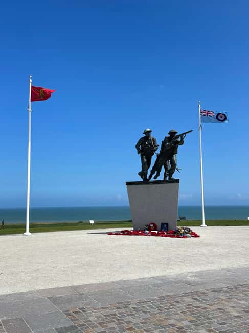 Normandy: D-Day British and Canadian Sector Guided Tour - Maison de Queen’s Own Rifles of Canada: where the unit becomes personal