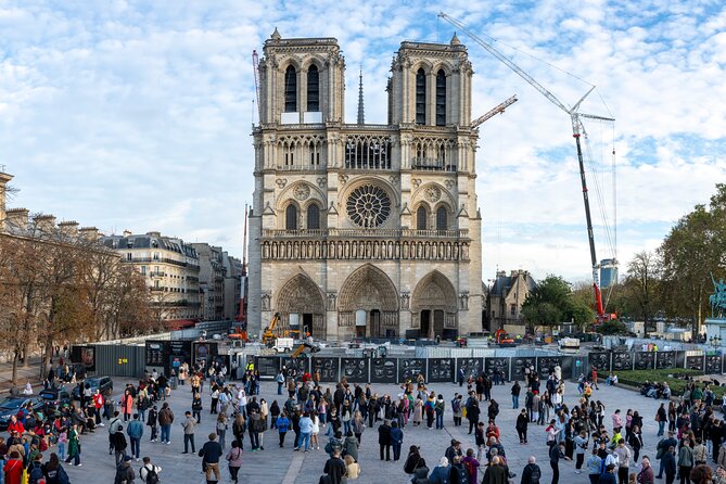 Notre Dame Cathedral: Exterior Guided Tour & Unscheduled Access - Who should book this and who might skip it